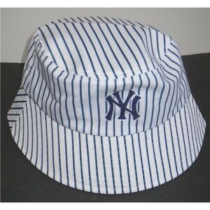 New York Yankees Pinstripe Bucket Hat Wendys Cap Floppy Sun Beach 6/18 2025